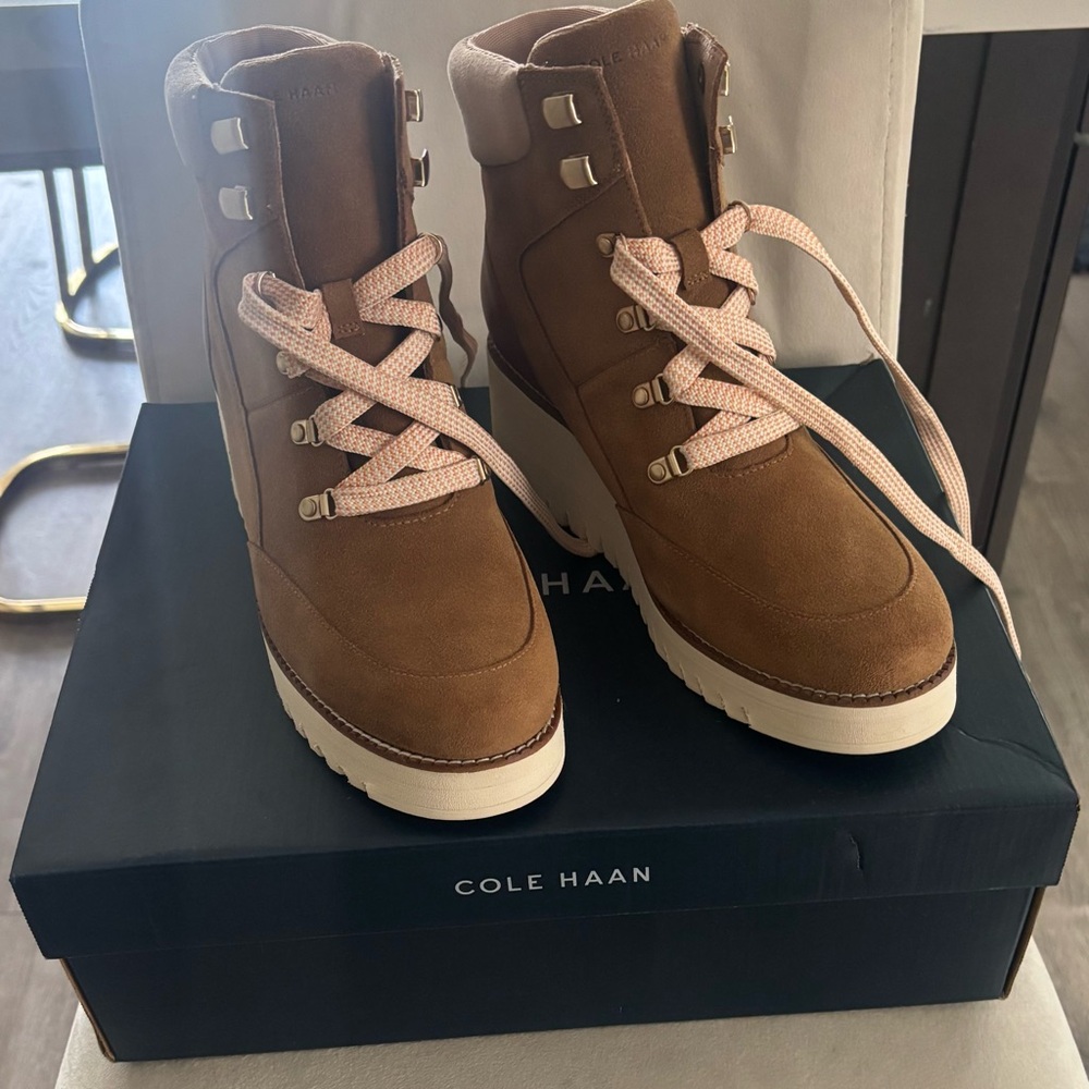 Cole Haan Women's Brown Lace-Up winter/snow boots